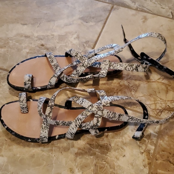 CAbi Shoes - Cabi Athena sandals. Size 9